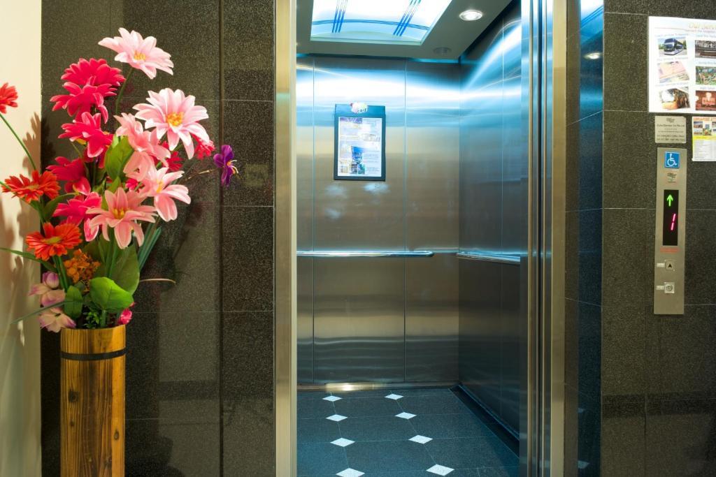 Mitraa Inn Сингапур Екстериор снимка
